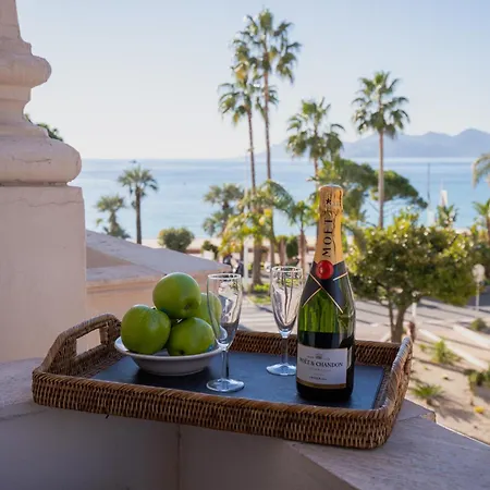 Palais Miramar With Sea View On La Croisette *